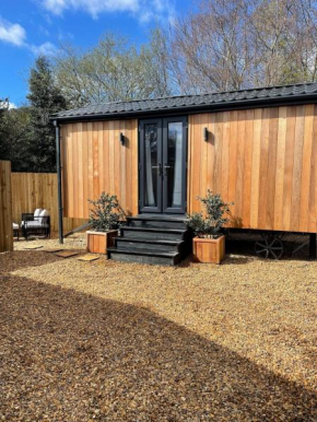 Berwyn Lodge with private hot tub